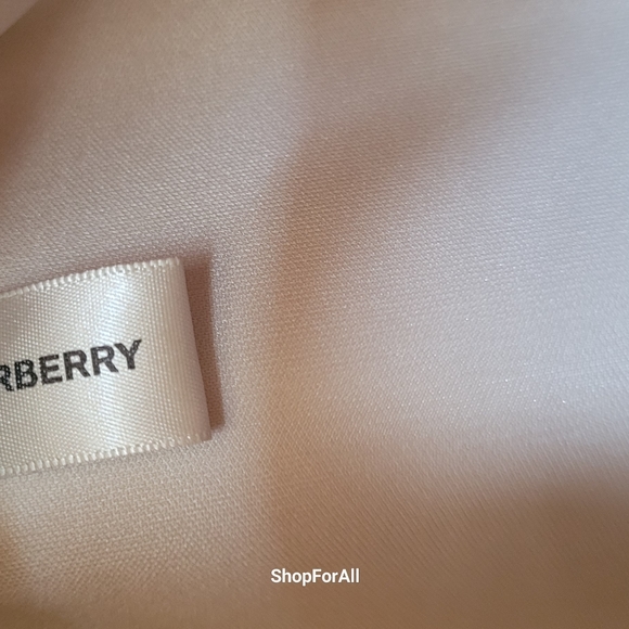 Burberry - Picture 11 of 16